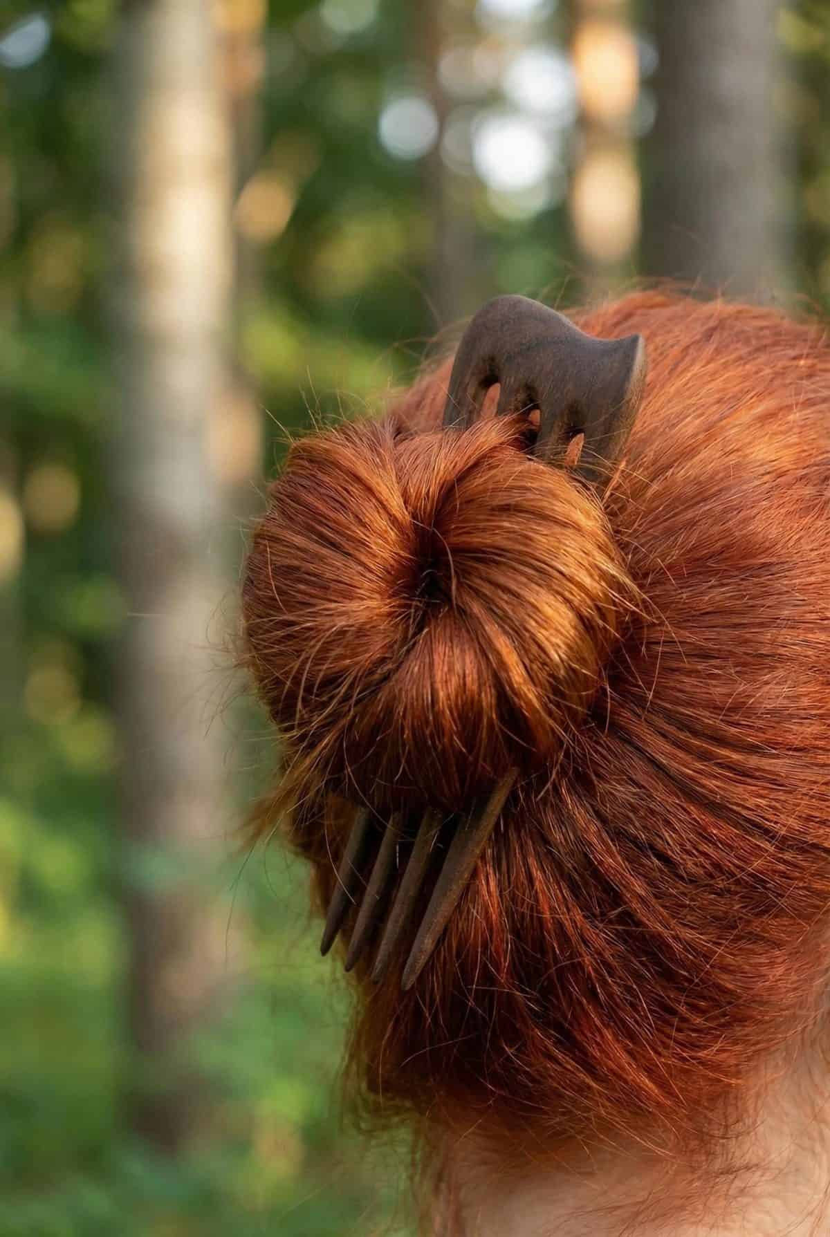 Meidinis plauku smeigtukas is riesutmedzio
