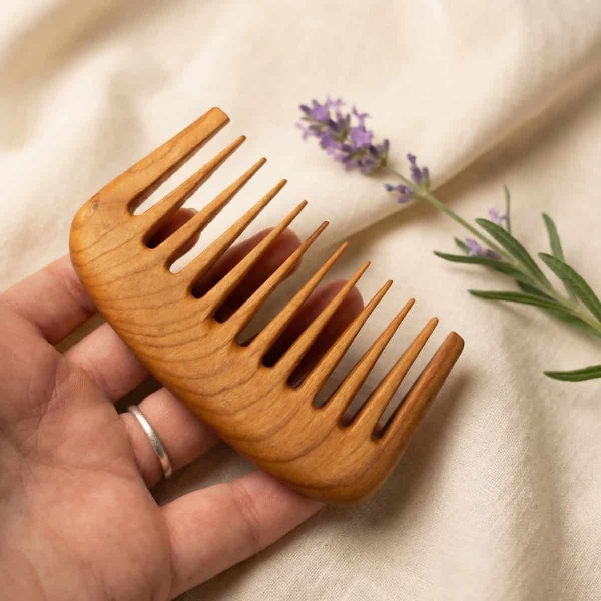 Compact Cherry Comb – Wide Tooth Pocket Comb for Thick Hair